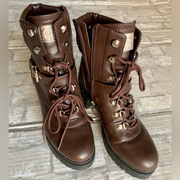 GUESS: WOMEN’S CANALY COMBAT BOOTS - Picture 5 of 12